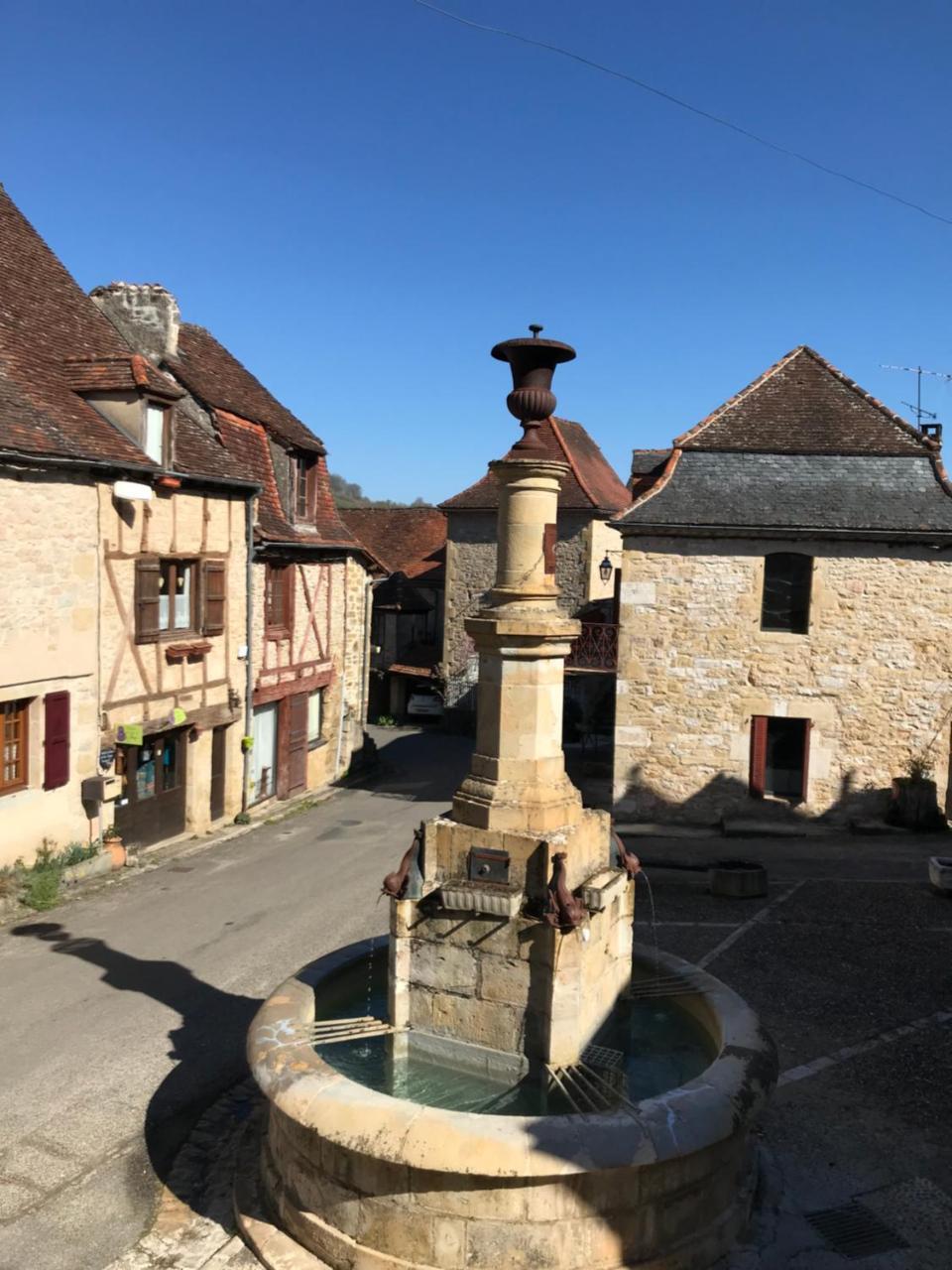 Auberge de La Fontaine Autoire Extérieur photo